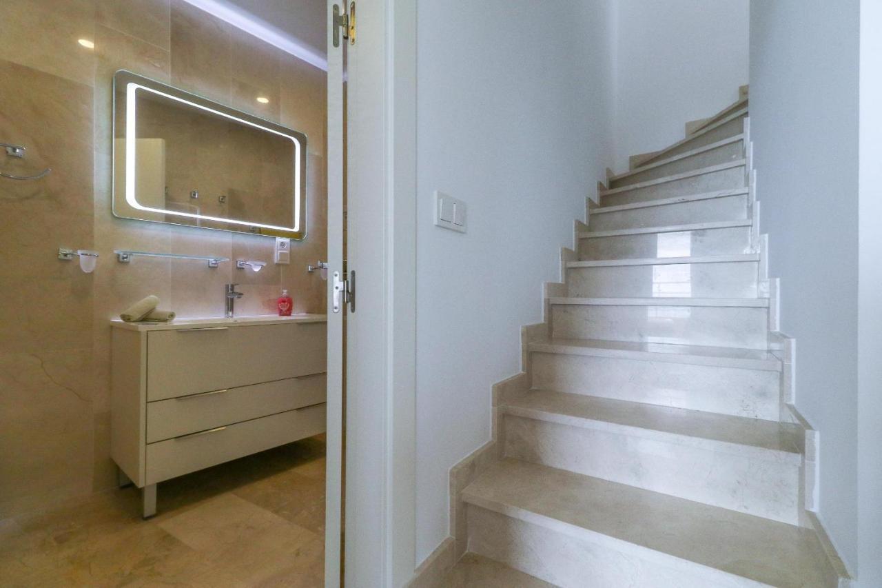 شقة Penthouse With Panoramic Views - Puerto Marina بينالماذينا المظهر الخارجي الصورة