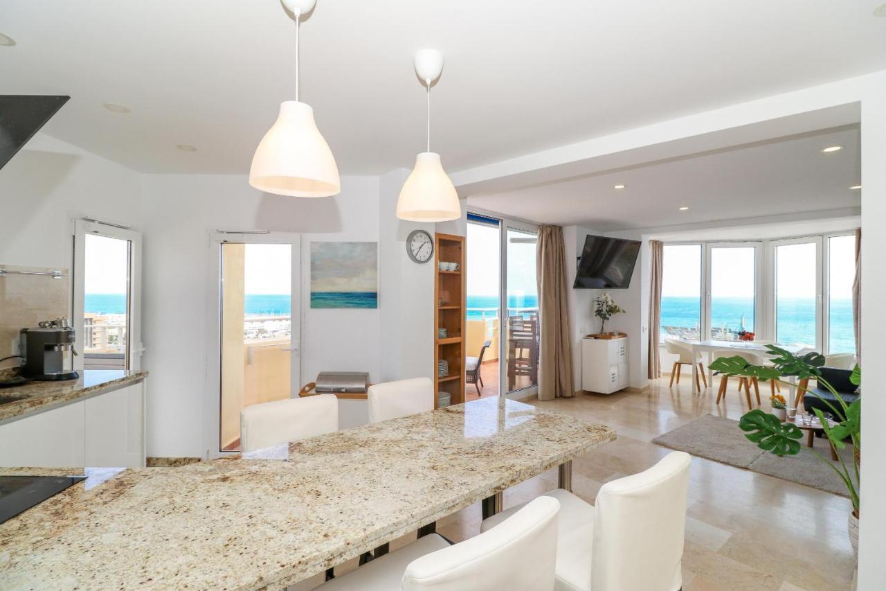 شقة Penthouse With Panoramic Views - Puerto Marina بينالماذينا المظهر الخارجي الصورة