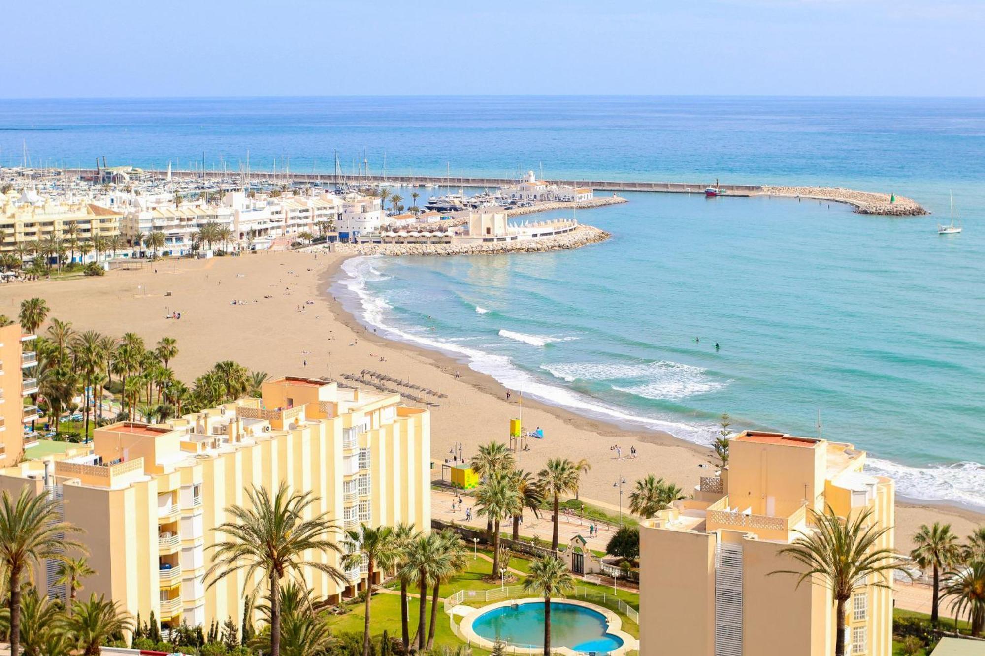 شقة Penthouse With Panoramic Views - Puerto Marina بينالماذينا المظهر الخارجي الصورة